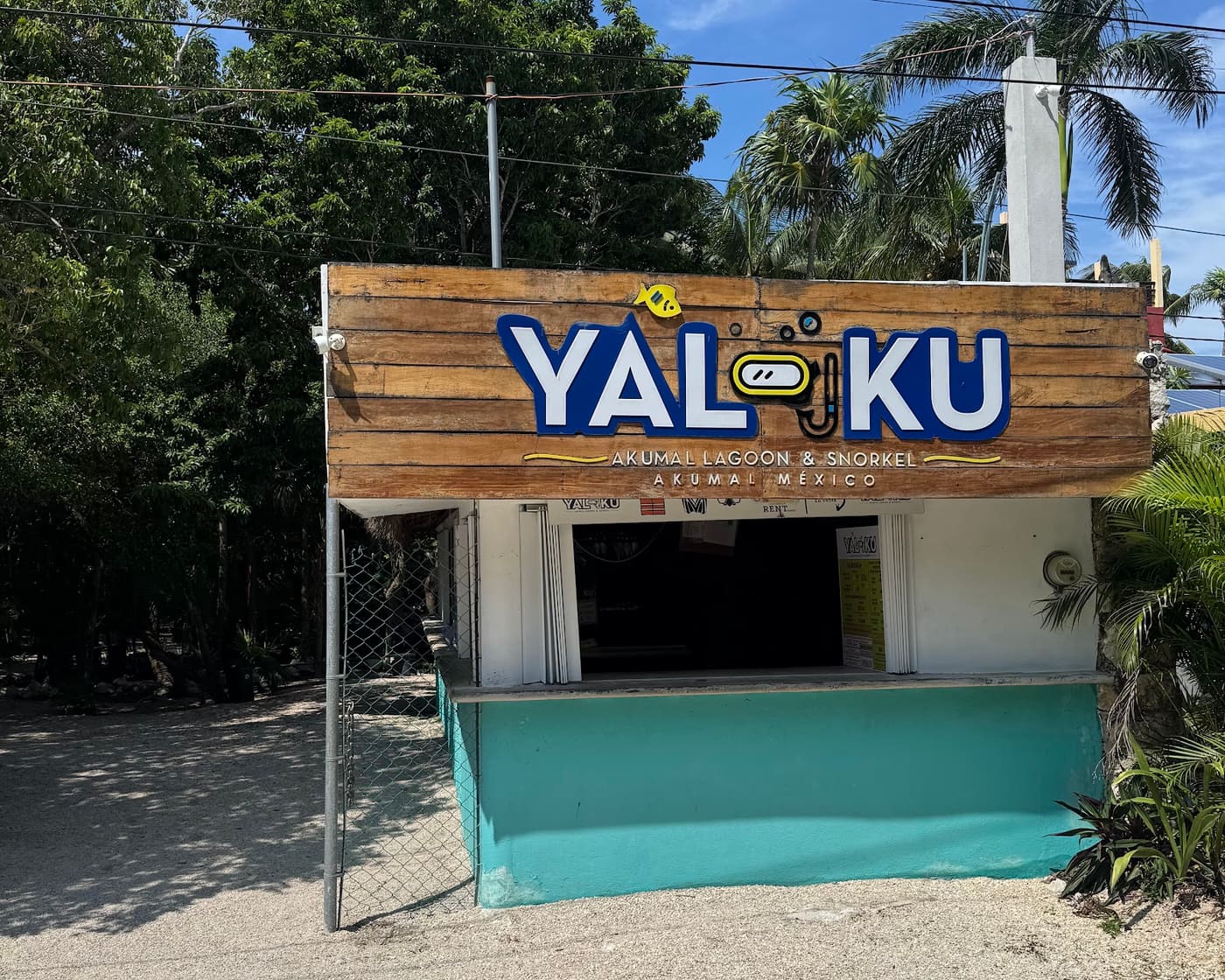 Entrance of the Yal-Kú park in Akumal, where the mototaxi drops you off